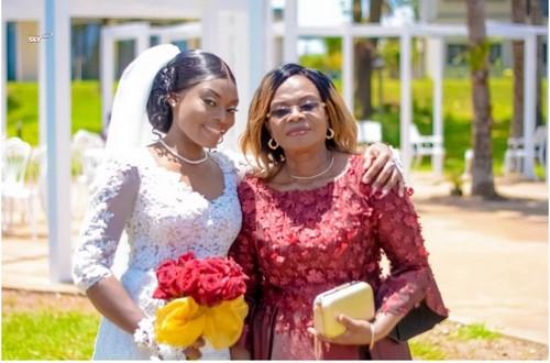 Patricia and her mother in her wedding day